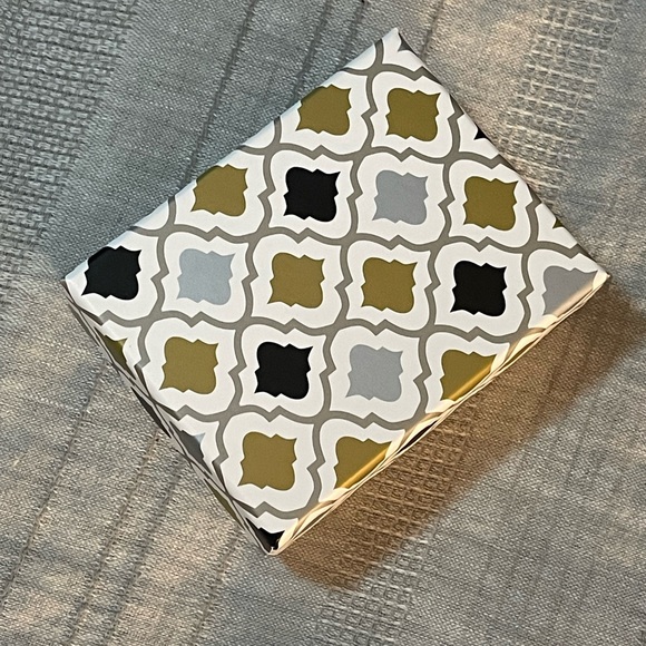 JC PENNEY MIXIT | Women’s Stud Earrings and Chain with Sea Turtle Charm Set - Picture 3 of 5